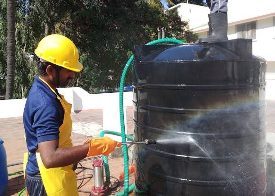 Overhead tank cleaning (upto 1000L) (1 hr 30 mins)